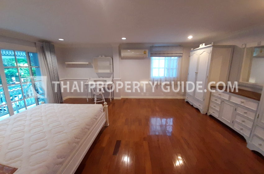 House with Shared Pool in Sukhumvit 